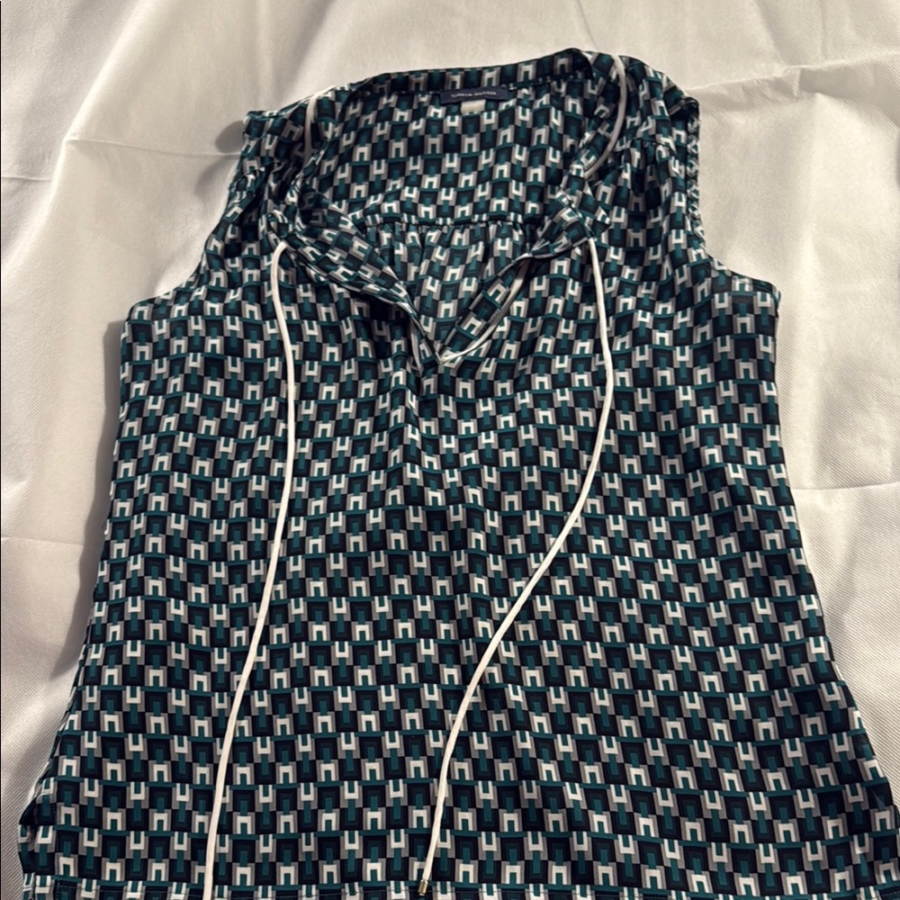 Tommy Hilfiger Black and White Graphic Sleeveless Tank Top